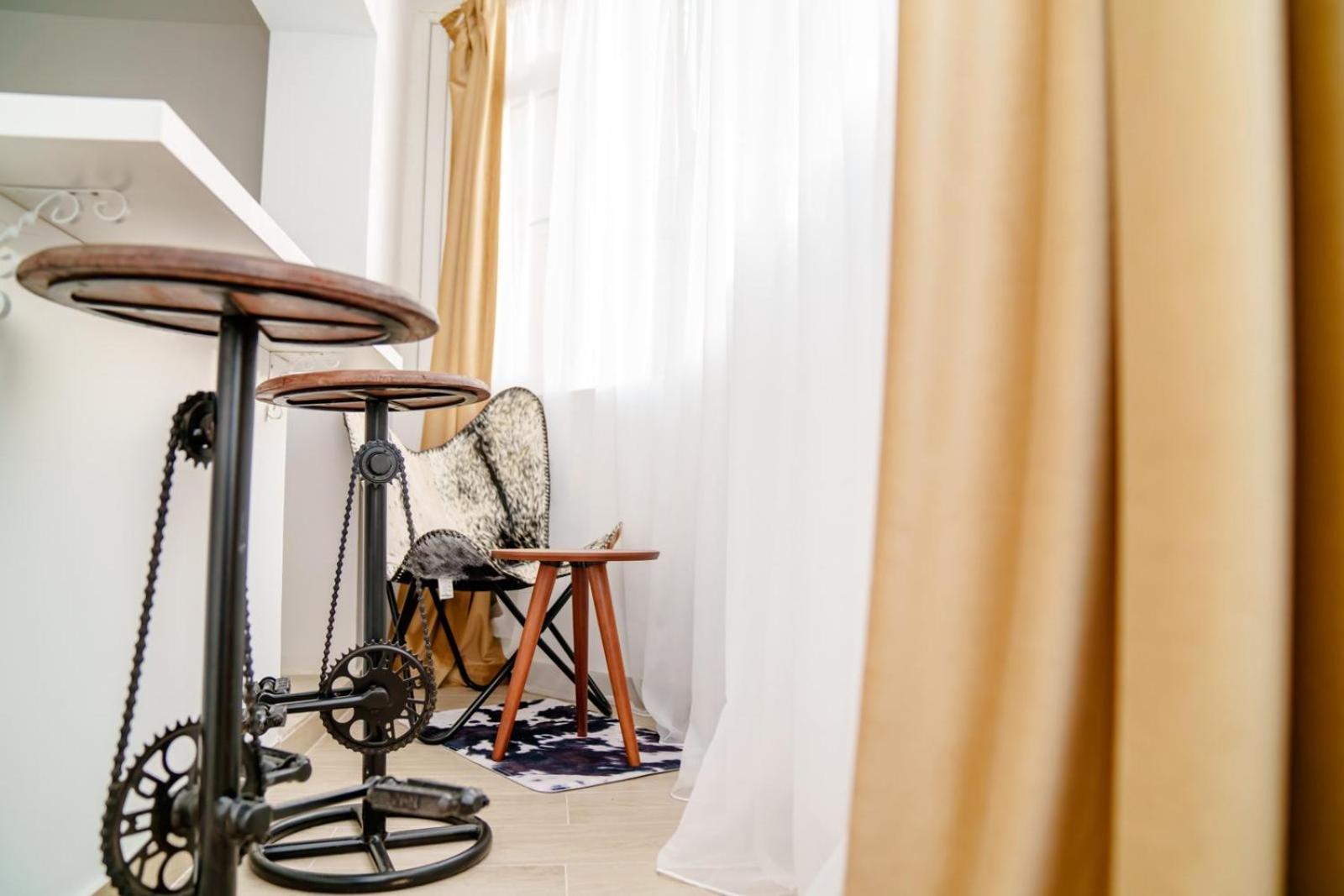 Studio Lounge Apartment Craiova Bagian luar foto